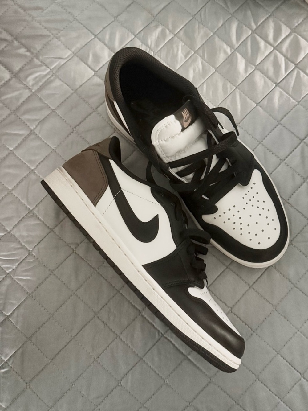 Nike Men's Air Jordan 1 Retro Low OG Mocha’s size 8